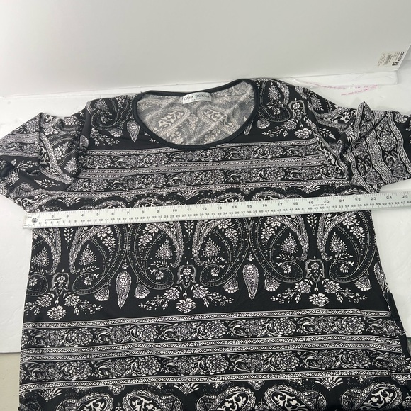 Black and White Paisley Blouse - Picture 8 of 9